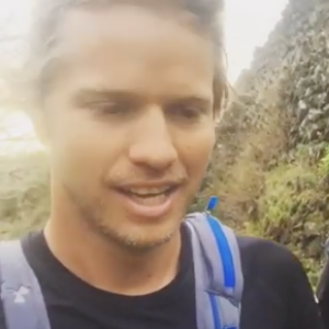 Sam Branson et la princesse Beatrice d'York lors de leur ascension de l'Etna au dernier jour du Virgin Strive Challenge 2016, le 29 septembre 2016 en Sicile. Instagram de Sam Branson.