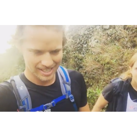 Sam Branson et la princesse Beatrice d'York lors de leur ascension de l'Etna au dernier jour du Virgin Strive Challenge 2016, le 29 septembre 2016 en Sicile. Instagram de Sam Branson.