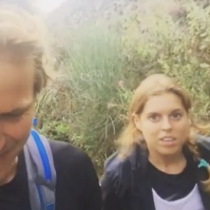 Sam Branson et la princesse Beatrice d'York lors de leur ascension de l'Etna au dernier jour du Virgin Strive Challenge 2016, le 29 septembre 2016 en Sicile. Instagram de Sam Branson.
