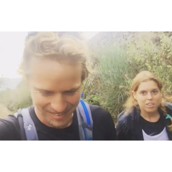 Sam Branson et la princesse Beatrice d'York lors de leur ascension de l'Etna au dernier jour du Virgin Strive Challenge 2016, le 29 septembre 2016 en Sicile. Instagram de Sam Branson.