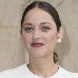Marion Cotillard (enceinte) au défilé de mode "Christian Dior", collection prêt-à-porter Printemps-Eté 2017 à Paris, le 30 septembre 2016. © Olivier Borde/Bestimage