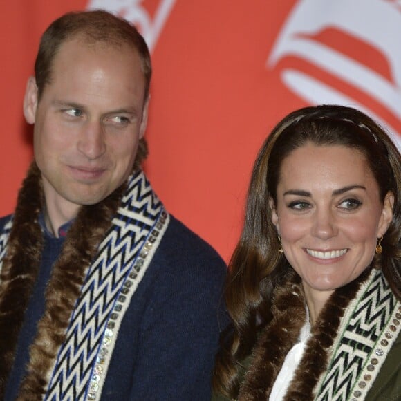 Le prince William et Kate Middleton, duc et duchesse de Cambridge, ont été accueilis par les chefs et la communauté Haida lors de leur visite dans l'archipel Haida Gwaii le 30 septembre 2016, au septième et avant-dernier jour de leur tournée royale au Canada.