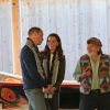 Le prince William et Kate Middleton, duc et duchesse de Cambridge, ont rencontré un sculpteur de totems lors de leur visite de l'archipel Haida Gwaii le 30 septembre 2016, au septième et avant-dernier jour de leur tournée royale au Canada.