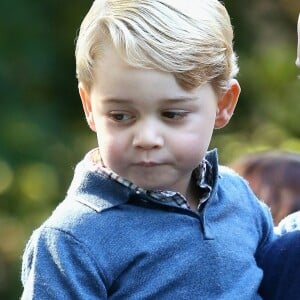 Le prince William et Kate Middleton participaient le 29 septembre 2016 avec leurs enfants le prince George et la princesse Charlotte à une fête avec des familles de militaires à la Maison du Gouvernement de Victoria, en Colombie-Britannique, lors de leur tournée royale au Canada.