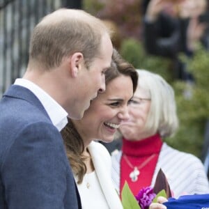 Le prince William, duc de Cambridge et Catherine (Kate) Middleton, duchesse de Cambridge visitent le centre Cridge d'aide au familles d'enfants handicapés avant leur départ du Canada à Victoria le 1er octobre 2016.  Britain's Prince William and Catherine, Duchess of Cambridge, on their last day of their Official Tour of Canada. William and Kate visit the Cridge Centre for the Family to see the work of the local charity working with vulnerable, disadvantaged families and support for parents with disabled children. In Victoria on october 1st, 2016.01/10/2016 - Victoria