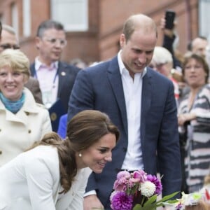 Le prince William, duc de Cambridge et Catherine (Kate) Middleton, duchesse de Cambridge visitent le centre Cridge d'aide au familles d'enfants handicapés avant leur départ du Canada à Victoria le 1er octobre 2016.  Britain's Prince William and Catherine, Duchess of Cambridge, on their last day of their Official Tour of Canada. William and Kate visit the Cridge Centre for the Family to see the work of the local charity working with vulnerable, disadvantaged families and support for parents with disabled children. In Victoria on october 1st, 2016.01/10/2016 - Victoria