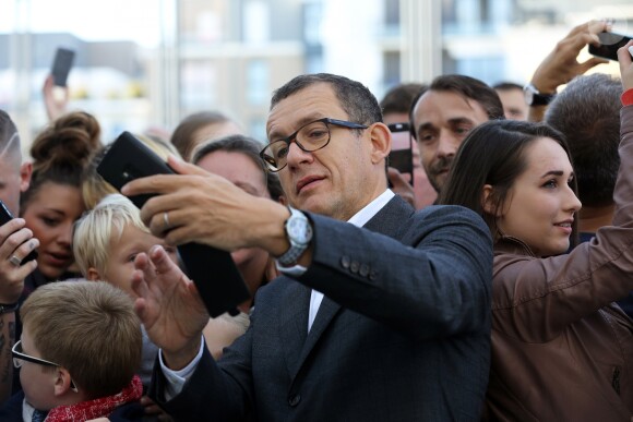 Un an après l'ouverture, le centre culturel de Lesquin a été rebaptisé "Centre culturel Dany Boon", en présence du comédien à Lesquin près de Lille le 1er octobre 2016.