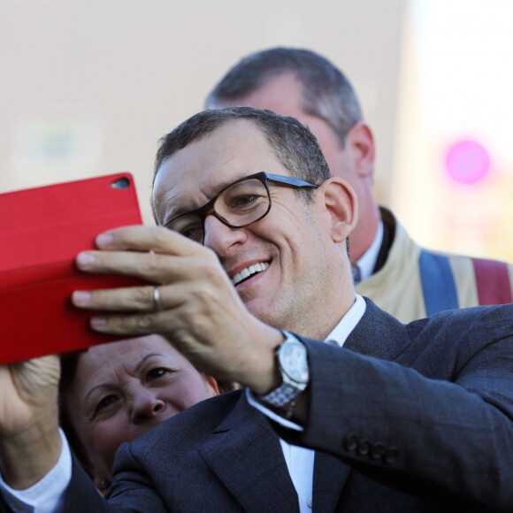 Un an après l'ouverture, le centre culturel de Lesquin a été rebaptisé "Centre culturel Dany Boon", en présence du comédien à Lesquin près de Lille le 1er octobre 2016.