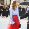 Jessica Alba arrivant au défilé de mode "Valentino", collection prêt-à-porter Printemps-Eté 2017 à Paris, le 2 octobre 2016