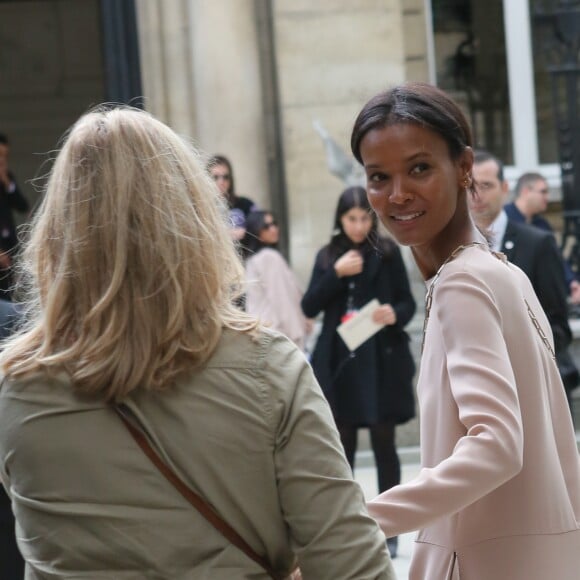 Liya Kebede arrivant au défilé de mode "Valentino", collection prêt-à-porter Printemps-Eté 2017 à Paris, le 2 octobre 2016