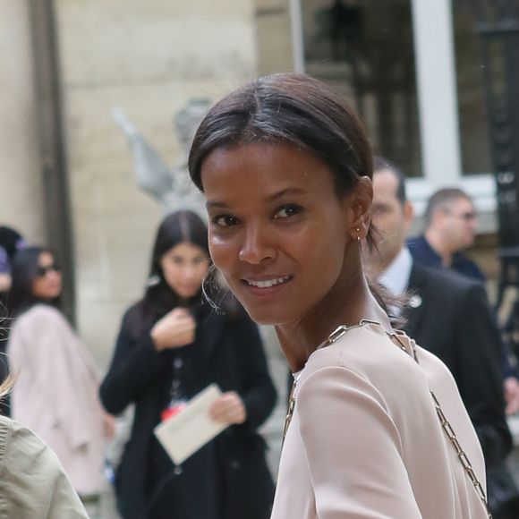 Liya Kebede arrivant au défilé de mode "Valentino", collection prêt-à-porter Printemps-Eté 2017 à Paris, le 2 octobre 2016