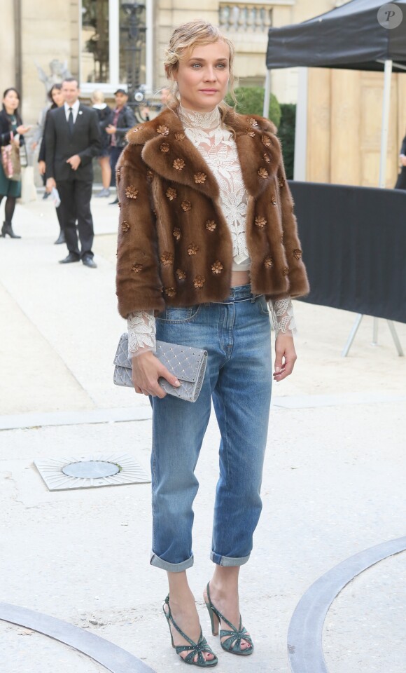 Diane Kruger arrivant au défilé de mode "Valentino", collection prêt-à-porter Printemps-Eté 2017 à Paris, le 2 octobre 2016