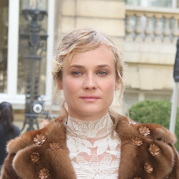 Diane Kruger arrivant au défilé de mode "Valentino", collection prêt-à-porter Printemps-Eté 2017 à Paris, le 2 octobre 2016