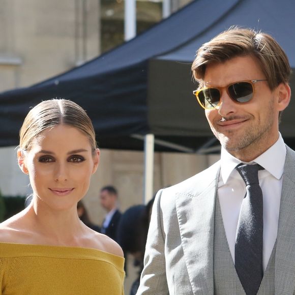 Olivia Palermo et son mari Johannes Huebl arrivant au défilé de mode "Valentino", collection prêt-à-porter Printemps-Eté 2017 à Paris, le 2 octobre 2016