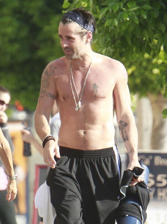 Exclusif - Colin Farrell, torse nu, à la sortie de son cours de yoga à Los Angeles, le 3 juin 2013.