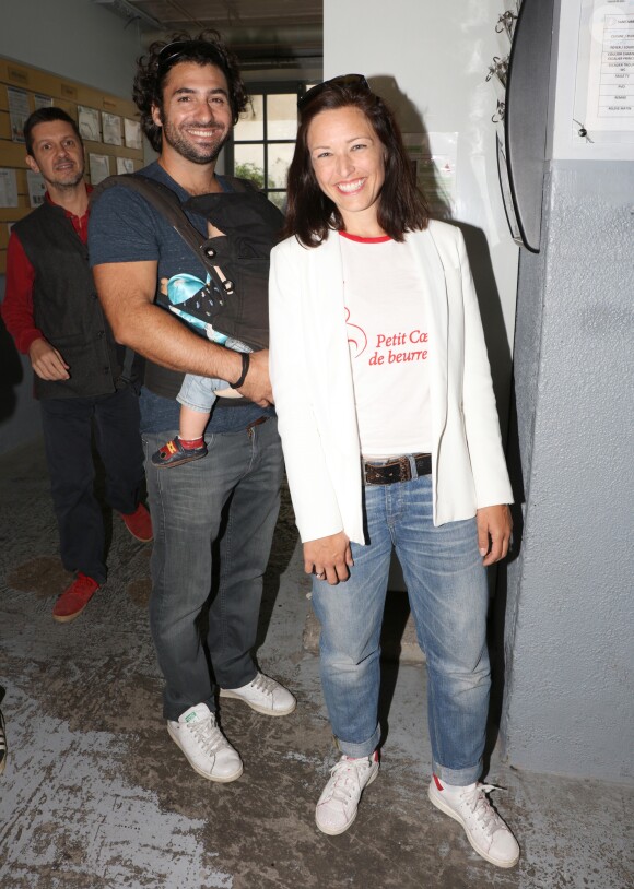 Natasha St-Pier, son mari Grégory Quillacq avec leur fils Bixente soutiennent l'association "Petit Coeur de Beurre" lors du week-end de la Cardiopathie Congénitale à la caserne des pompiers de Malar à Paris le 1er octobre 2016.
