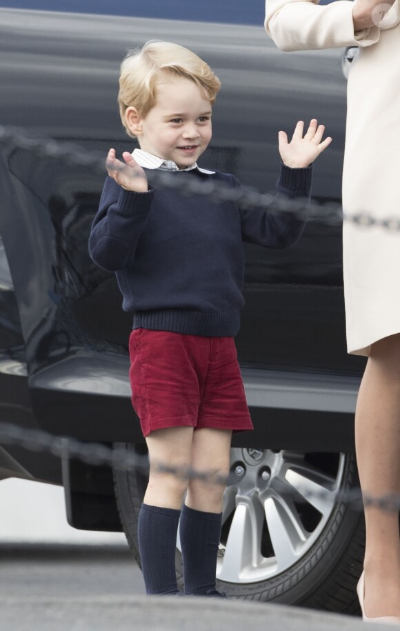 Le prince George de Cambridge au moment du départ du Canada après la tournée royale, le 1er octobre 2016 à Victoria.