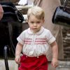 Le prince George de Cambridge lors du baptême de sa petite soeur la princesse Charlotte le 5 juillet 2015 à Sandringham.