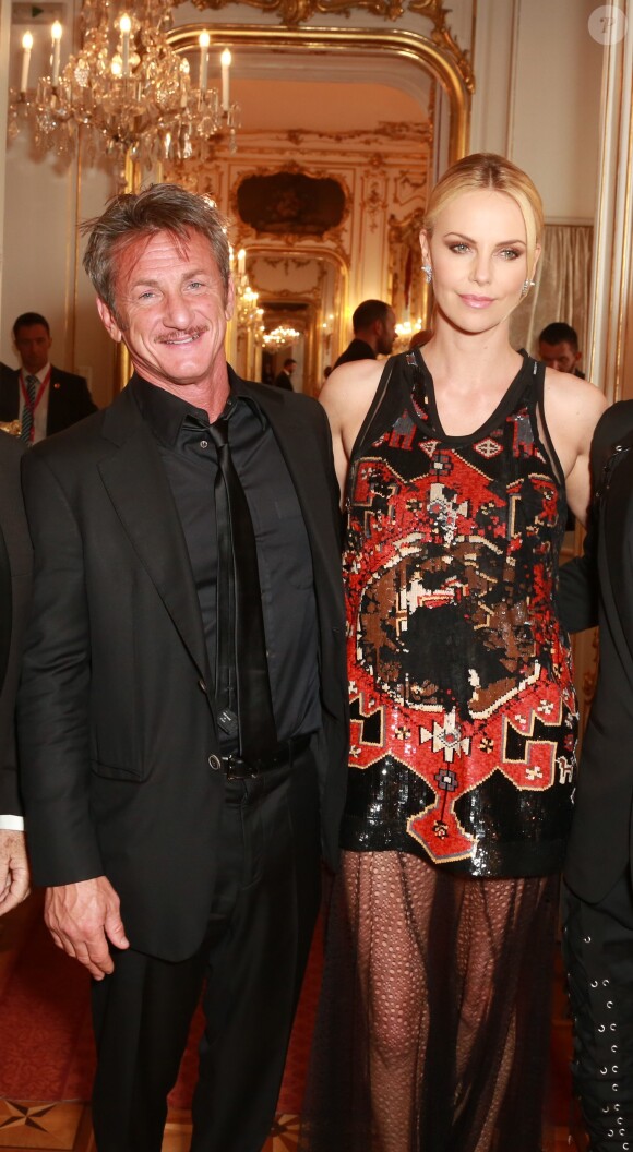 Sean Penn, Charlize Theron au gala « Hofburg Champagne » lors du Life Ball 2015 à Vienne, le 16 mai 2015