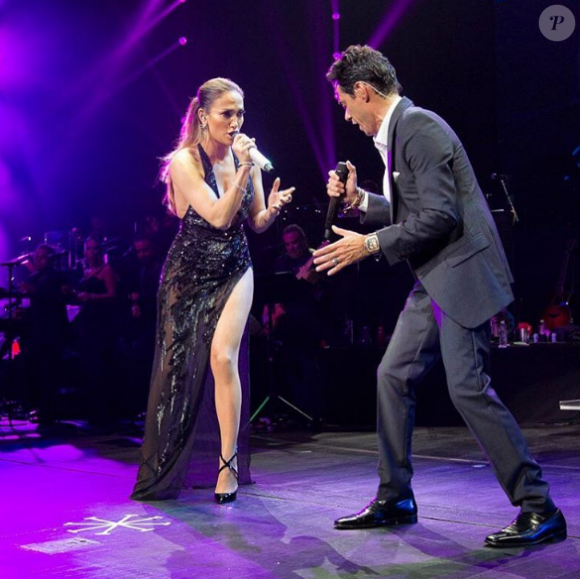 Jennifer Lopez annonce sa nouvelle collaboration avec Marc Anthony sur Instagram le 6 octobre 2016.