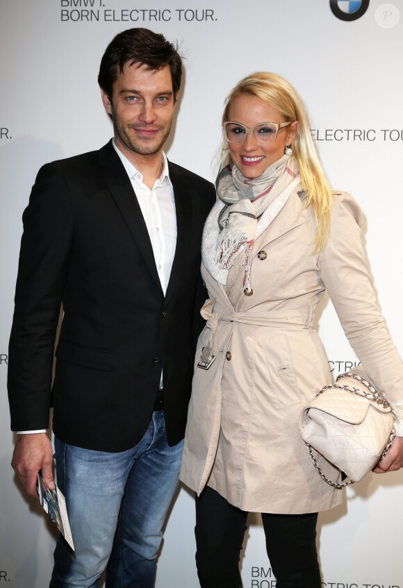 Elodie Gossuin et son mari Bertrand Lacherie au BMW i Tour organisé à Paris le 3 avril 2013.
