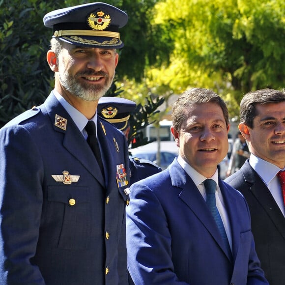 Le roi Felipe VI d'Espagne en visite au 14e régiment de l'Armée de l'air à la base aérienne d'Albiceleste le 10 octobre 2016.