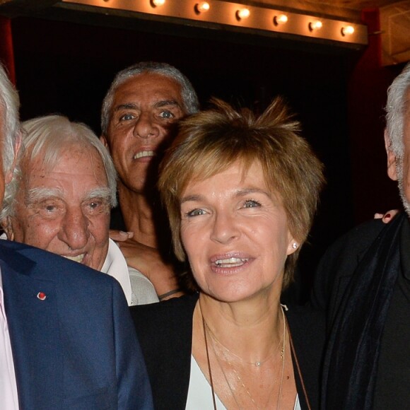 Jean-Paul Belmondo, Véronique Jannot, Francis Perrin assistent à la seconde édition des "Trophées du bien être" au profit de la célèbre fondation "La Maison de Solenn - Maison des adolescents de Cochin (AP-HP)" au théâtre de la Gaîté-Montparnasse à Paris le 26 septembre 2016.