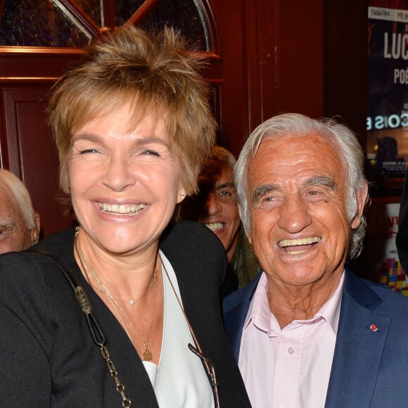 Véronique Jannot et Jean-Paul Belmondo complices à la seconde édition des "Trophées du bien être" au profit de la célèbre fondation "La Maison de Solenn - Maison des adolescents de Cochin (AP-HP)" au théâtre de la Gaîté-Montparnasse à Paris, le 26 septembre 2016.