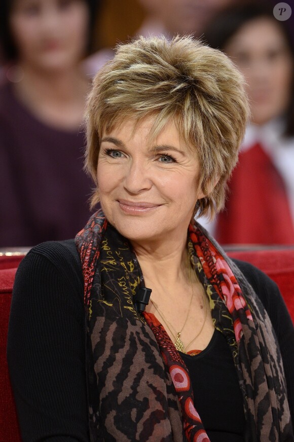 Véronique Jannot lors de l'enregistrement de l'émission "Vivement Dimanche" à Paris le 25 Novembre 2015.
