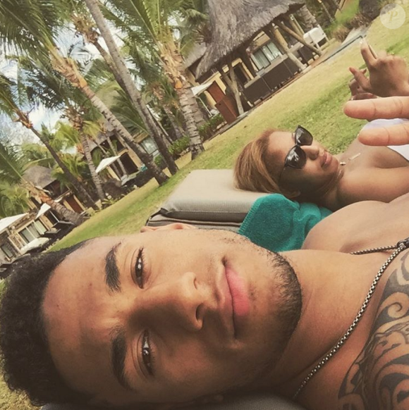 Tony Yoka et Estelle Mossely en vacances à l'îla Maurice, au Dinarobin Beachcomber Golf Resort & Spa, octobre 2016.