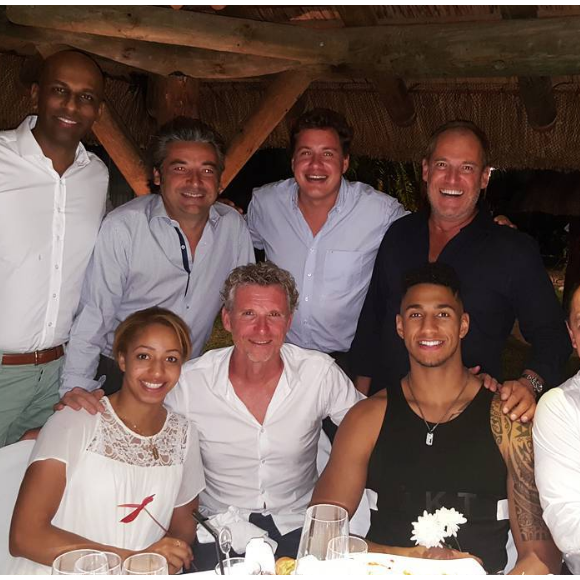Tony Yoka et Estelle Mossely en vacances à l'îla Maurice, au Dinarobin Beachcomber Golf Resort & Spa, octobre 2016. Avec Denis Brogniart.
