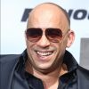 Vin Diesel laisse ses empreintes dans le ciment hollywoodien au TCL Chinese Theater à Hollywood, le 1er avril 2015