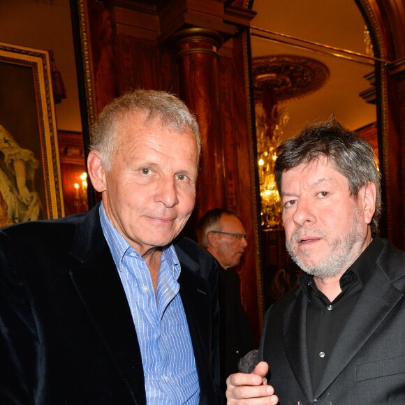Patrick Poivre d'Arvor et Régis Laspalès - Générale de la pièce "À droite, à gauche" au Théâtre des Variétés à Paris le 12 octobre 2016. © Coadic Guirec/Bestimage