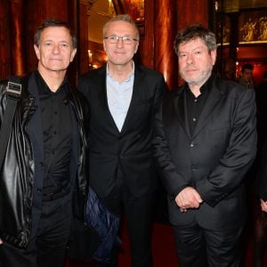 Francis Huster, Laurent Ruquier et Régis Laspalès - Générale de la pièce "À droite, à gauche" au Théâtre des Variétés à Paris le 12 octobre 2016. © Coadic Guirec/Bestimage