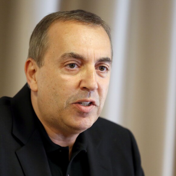 Jean-Marc Morandini fait une déclaration à la presse dans un salon de l'hôtel Radisson à Boulogne-Billancourt, le 19 juillet 2016
