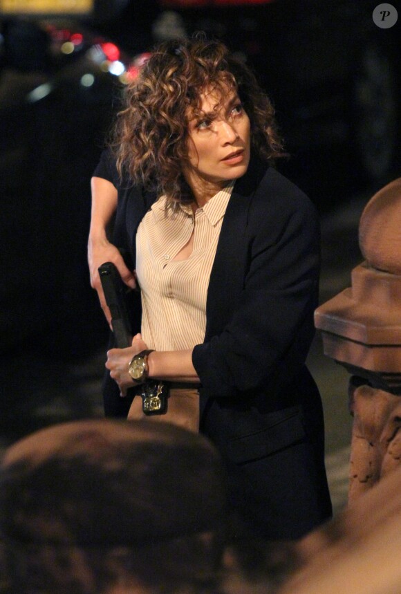 Jennifer Lopez sur le tournage de 'Shades Of Blue' dans le quartier de Harlem à New York, le 23 septembre 2016.
