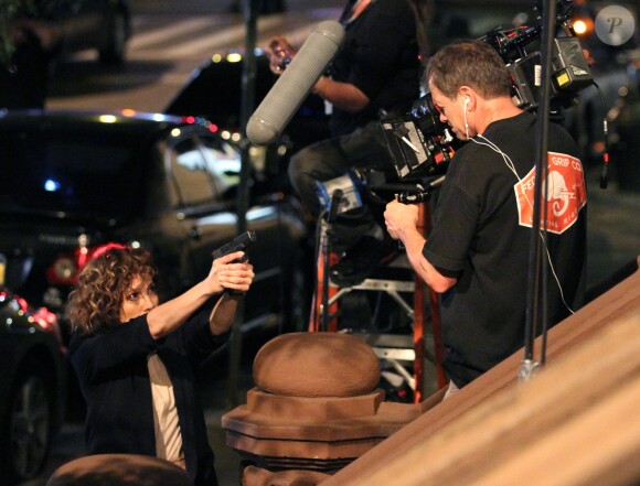 Jennifer Lopez sur le tournage de 'Shades Of Blue' dans le quartier de Harlem à New York, le 23 septembre 2016.