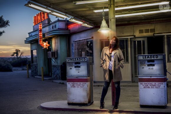 Beth Hart photographiée par Mona Nordoy. La chanteuse américaine livre en octobre 2016 son huitième album studio, Fire on the Floor.