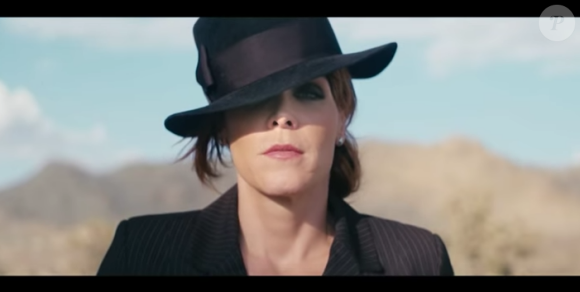 Beth Hart dans le clip Love is a lie, extrait de l'album Fire on the floor, octobre 2016.
