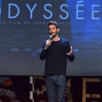 Pierre Niney présente son "Odyssée" à Courbevoie aux côtés de Camille