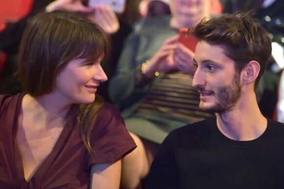 La chanteuse Camille (Camille Dalmais) et Pierre Niney - Ouverture du Festival Atmosphères de Courbevoie le 13 octobre 2016. © Giancarlo Gorassini/Bestimage