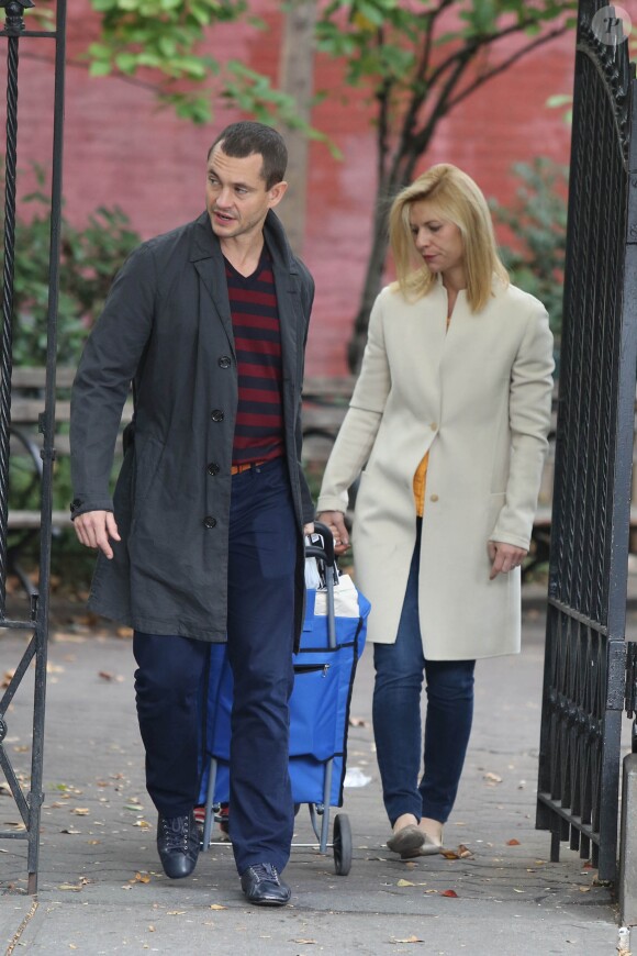 Claire Danes, Hugh Dancy et leur fils Cyrus dans les rues de West Village à New York City le 16 octobre 2016
