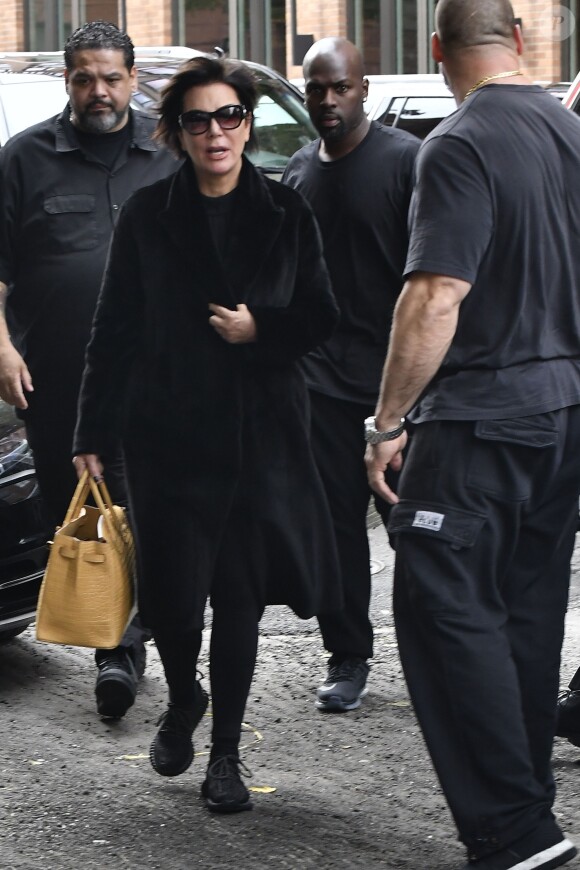 Kim Kardashian arrive à son appartement à New York le 3 octobre 2016.