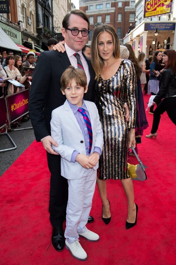 Sarah Jessica Parker, Matthew Broderick et leur fils James à la Premiere de la comedie musicale "Charlie and the Chocolate Factory" a Londres le 25 juin 2013.