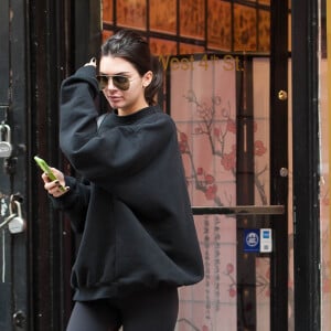 Kendall Jenner se rend chez West 4 Tatoo à West Village à New York le 29 septembre 2016.