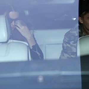 Justin Bieber et Kendall Jenner à la sortie du restaurant Ferdi à Paris le 30 septembre 2014