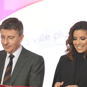 Eva Longoria à l'inauguration du centre commercial Posnania à Poznan, en Pologne, le 19 octobre 201