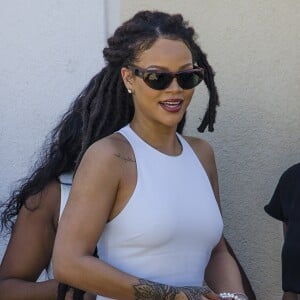 Rihanna assiste au baptême de son neveu Nikolai Carter dans une église de la Barbade le 9 octobre 2016.  Carter dans une église de la Barbade le 9 octobre 2016.