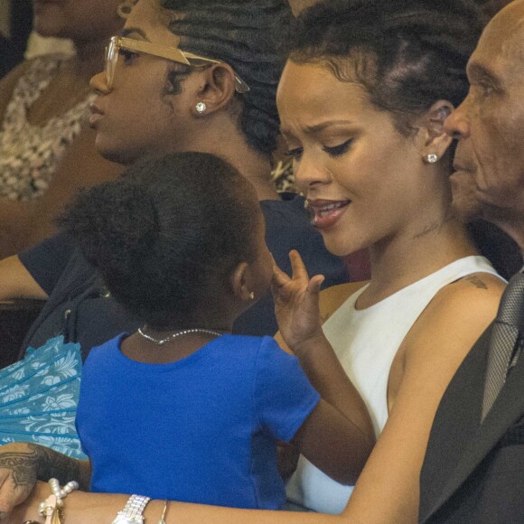 Rihanna et la petite Majesty - La star assiste au baptême de son neveu Nikolai Carter dans une église de la Barbade le 9 octobre 2016.