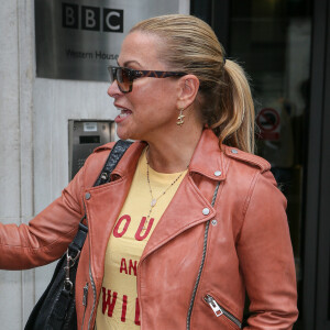 Anastacia quitte les studios de la BBC à Londres le 19 aout 2016.